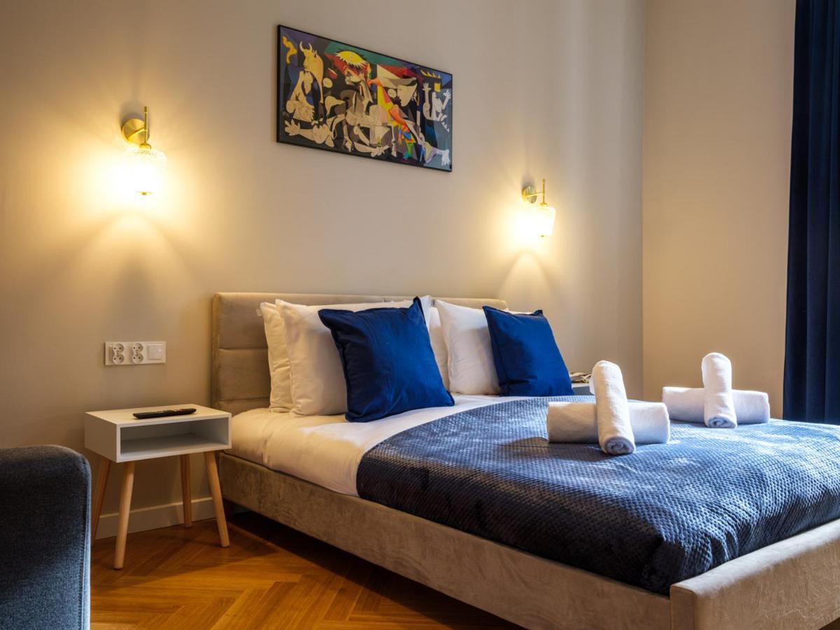 Tyzenhauz Suites Topolowa Krakau Buitenkant foto